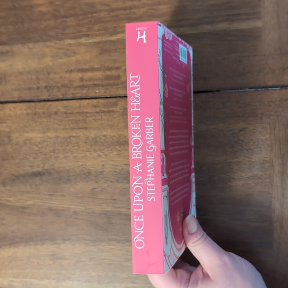 Once Upon a Broken Heart Book- Stephanie Garber (UK edition) - Picture 6 of 9